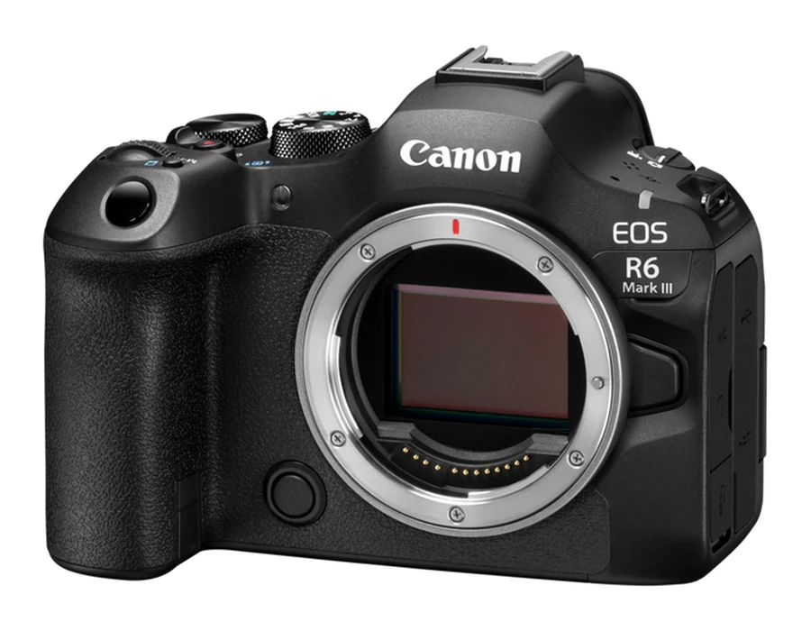 Aparat bezlusterkowy Canon EOS R6 Mark III, sam korpus bez obiektywu, na białym tle